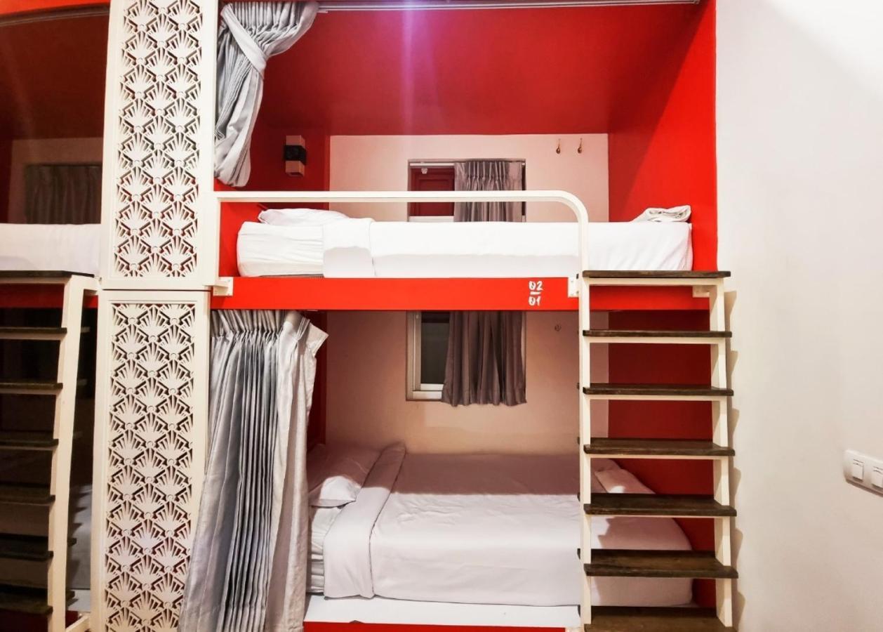 Ama Hostel Bangkok Buitenkant foto