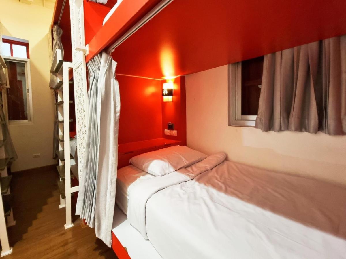 Ama Hostel Bangkok Buitenkant foto